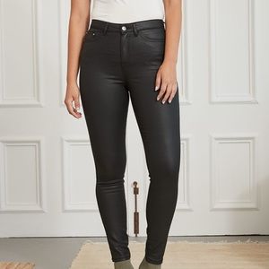 RW&CO Coated Black Skinny Jeans size 28